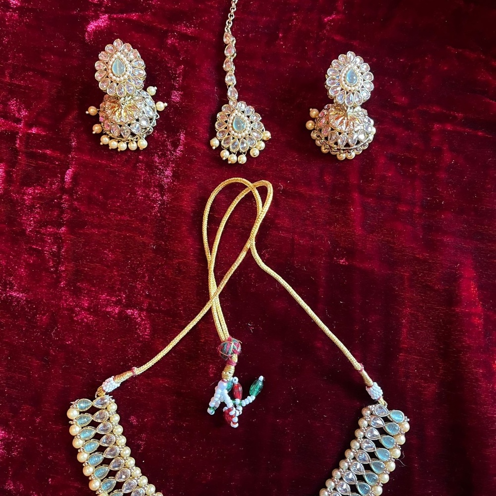 Jewellery - Picture 7 of 16